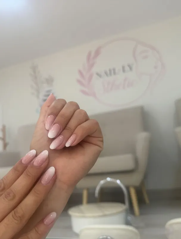 Trabajo de uñas NAIL-LY Sthetic 2